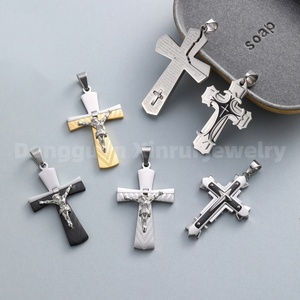 สร้อยคอจี้รูปไม้กางเขนพระเยซูแบบคลาสสิก XR Jewelry ขายส่ง ชุบทอง 18K บนสแตนเลสสตีล รับผลิตตามแบบ - Product Image 1