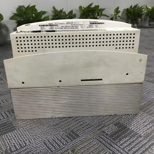 อินเวอร์เตอร์และคอนเวอร์เตอร์มอเตอร์ไดรฟ์ซีรีส์ 9300 รุ่น EVS9325-EP - Product Image 1