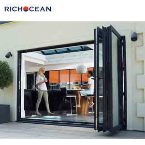 Porte coulissante accordéon en verre à double battant en aluminium de conception moderne RICHOCEAN, projet de porte pliante personnalisée - Product Image 5
