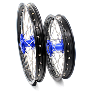 ชุดล้อแม็กซ์ KKE Motorcycle 19/16 สำหรับเด็ก  สำหรับรถ YAMAHA YZ80 ปี 1990-2001 และ YZ85 ปี 2002-2023 ดุมสีน้ำเงิน ขอบสีดำ - Product Image 3
