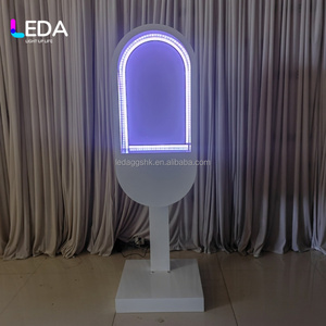 Cabina de Fotos LEDA Personalizada, Estilo Moderno de Cabina Telefónica Mini, con Iluminación LED RGB, Estación de Selfies, Fondo Metálico, para Bodas, Cumpleaños y Eventos - Product Image 3