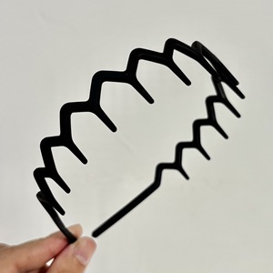 <span class=keywords><strong>Serre</strong></span>-têtes en zigzag pour femmes, adolescentes et hommes, bandeaux en plastique à dents fines en zigzag, <span class=keywords><strong>serre</strong></span>-têtes antidérapants noirs avec <span class=keywords><strong>peigne</strong></span> - Product Image 4