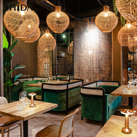 Chaises et tables de salle à manger modernes de luxe personnalisées en PU, ensemble de meubles d'intérieur commerciaux durables