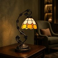 Lampe de table LED sans fil rechargeable à intensité variable avec abat-jour en verre teinté vintage et tige en forme de vigne antique