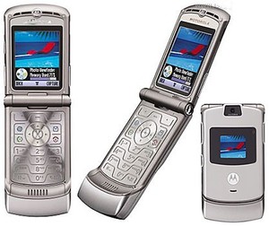โทรศัพท์มือถือแบบฝาพับ 2G GSM ปลดล็อค ขายดีที่สุด ราคาถูก สำหรับ <span class=keywords><strong>Motorola</strong></span> <span class=keywords><strong>V3</strong></span> - Product Image 1