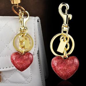 2025 alta calidad lujo Retro nuevo bolso colgante bolso de Mujer Accesorios exquisita llave de coche al por mayor Metal amor llavero - Product Image 2