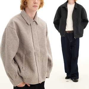 Veste de sport de style minimaliste, coupe ajustée, vêtements de sport avec maintien ajusté. - Product Image 2