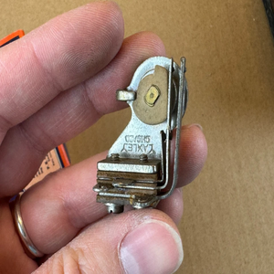 Nouvel interrupteur AC Yaxley d'origine en stock pour radio des années 1930 ou 1940 - Product Image 3
