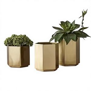 Floreros de Mesa Modernos y Lujosos Hechos a Mano en Acero Inoxidable para Arreglos Florales Elegantes en el Hogar - Product Image 1