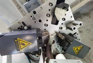 เครื่องจักรสำหรับการผลิตประตูและหน้าต่าง PVC/อลูมิเนียม/UPVC ความเร็วสูง 4 แกน - Product Image 5