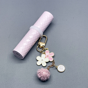 Bouteille de pulvérisation d'atomiseur de parfum rechargeable remplie de fond rond en plastique de luxe <span class=keywords><strong>vide</strong></span> de 5ml avec porte-<span class=keywords><strong>clés</strong></span> pour cadeaux - Product Image 1