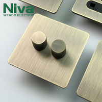 Interrupteurs à bouton rotatif minimalistes en métal Niva NV2, finition bronze vert, norme britannique, interrupteurs à intensité variable LED pour la décoration intérieure