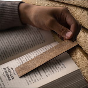 Marcapáginas de Madera Natural, Regalo Empresarial con Logotipo Personalizado y Diseño Tallado y Pintado - Product Image 2