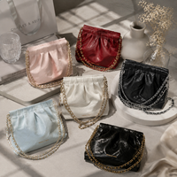 Sac fourre-tout grande capacité pour femme en cuir PU, deux anses, fermeture magnétique, motif losanges matelassé, design chaîne, intérieur zippé en polyester