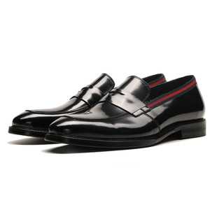 Mocassins en cuir de vache de haute qualité tendance, chaussures de bureau pour hommes, chaussures décontractées noires brillantes, chaussures de créateur pour hommes, chaussures habillées à enfiler - Product Image 1