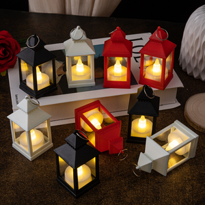 Lanterne <span class=keywords><strong>à</strong></span> quatre coins en plastique pour décoration de maison de style rétro LED sans flamme chaude pour décoration de vacances YS - Product Image 5