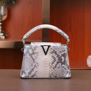 Bolso de mano con diseño de cocodrilo 2025 de lujo, bolso de hombro tipo bandolera con correa única de gama alta, estilo europeo americano, ligero, de alto valor - Product Image 1