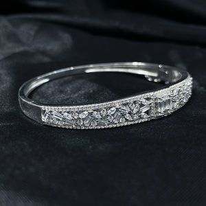 Edle Schmuckstücke 925 Silber Voll Besetzt mit Zirkonia Hohles Spitzenmuster 5A Zirkon CZ Armreif Verstellbares Armband Bling Bling Damenschmuck - Product Image 2