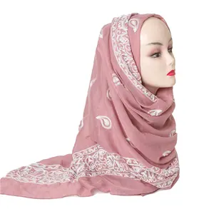 2019 toptan ucuz yeni tasarım Polyester renkli başörtüsü müslüman eşarp Wrap kadınlar Emb şal Dubai arap başörtüsü