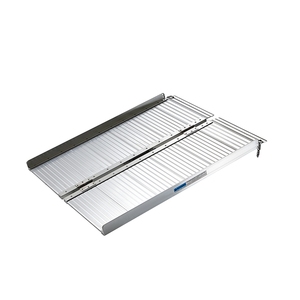 Rampa de carga de aluminio de 4 pies con superficie antideslizante, discapacidad plegable portátil <span class=keywords><strong>para</strong></span> acceso de movilidad de servicios públicos <span class=keywords><strong>para</strong></span> <span class=keywords><strong>discapacitados</strong></span> - Product Image 1