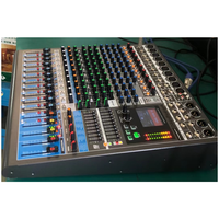 Petite et grande console de mixage audio numérique pour mariages et réunions en live