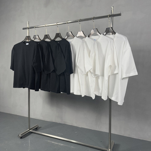 T-Shirt Basic Unisex Popolare Personalizzata in Cotone 100% da 230 Grammi, Stampa DTG, Vestibilità Boxy, Stile Streetwear, Collo Tondo, per Uomo e Donna - Product Image 2