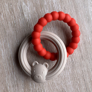 Mordedor de silicona de grado alimenticio Unisex para bebé, Mini anillo de oso de juguete con anillo de cadena calmante masticable, juego de forma remota con sonajero - Product Image 4