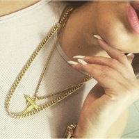 Collier pendentif en forme de mitraillette UZI en acier inoxydable plaqué or 18 carats, bijoux de mode pour hommes et femmes
