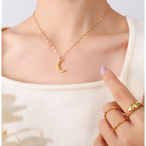 Roxi — collier en forme de croissant de lune martelé en acier inoxydable, chaîne avec pendentif en plaqué or 18K, solide et élégant, bijoux pour femmes, <span class=keywords><strong>2022</strong></span> - Product Image 5