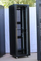 Armoire de serveur 19 pouces 18U 22U 32U 36U 42U pour salle informatique et centre de données, personnalisation possible