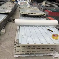 Panneau sandwich moderne en aluminium ignifuge de la grande muraille Tuiles métalliques Panneau de toit en aluminium isolé thermiquement pour panneau de toit de villa