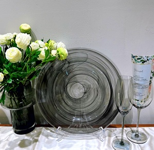 Venta al por mayor de cristalería decorativa flor <span class=keywords><strong>artificial</strong></span> copa de champán flautas placa de cristal <span class=keywords><strong>para</strong></span> tienda banquete decoración del banquete de boda - Product Image 1