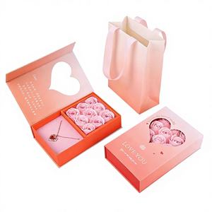 Nouvelle boîte à bijoux romantique en forme de cœur avec neuf roses, boîte cadeau de fleurs éternelles, savon rose, fleur préservée, boîte à collier et bague, Saint-Valentin - Product Image 2
