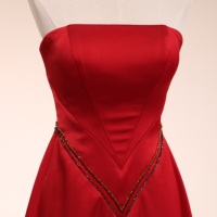 Robe de mariée en satin grande taille, sans bretelles, longueur ras du sol, décolleté cœur, silhouette trapèze, décorations florales – Vente en gros usine