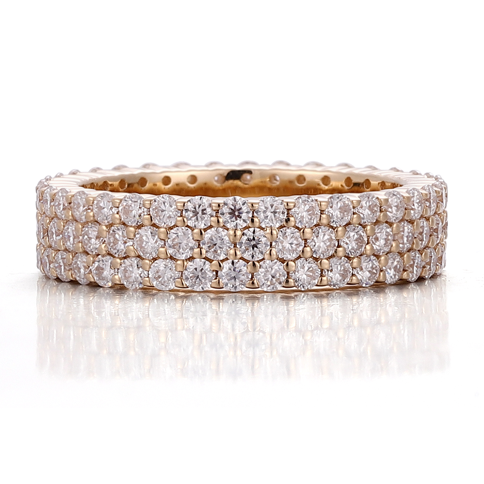 Bague en or massif 10K avec diamant de laboratoire.