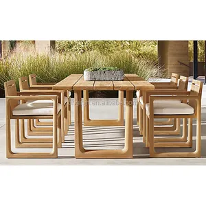 Minimaliste contexte caractéristique des lignes épurées sobres détails de luxe en plein air meubles en teck table en bois massif