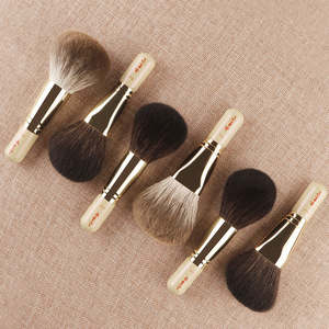 Juego de brochas de maquillaje Cangzhou, 6 piezas, brocha redonda de pelo animal para colorete, mango de madera, pelo natural, 49 mm - Product Image 2