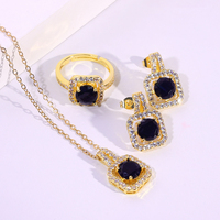 Ensemble Bijoux de Mode Dubai 4 Pièces Plaqué Or Cristal pour Femmes, Collier, Boucles d'Oreilles, Bague, Bracelet en Strass pour Mariages et Fêtes