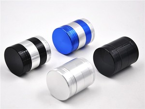 Dents pointues 30mm quatre couches broyeur herbe en alliage de Zinc en gros Mini <span class=keywords><strong>moins</strong></span> <span class=keywords><strong>cher</strong></span> rond Logo personnalisé broyeur <span class=keywords><strong>tabac</strong></span> - Product Image 3