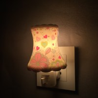 Lámpara de Pared Enchufable TC25 ETL USA ABS PC PBT con Bombilla de Luz Cálida, Lámpara de Noche para Dormitorio, Multifuncional, Estilo Tradicional