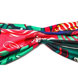 Serviette de refroidissement en microfibre de glace de sport multicolore respirante douce de haute qualité avec étui en silicone - Product Image 6