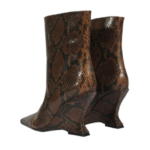 Bottes compensées sculptées à découpes, à bout pointu, montantes à la cheville, à talon haut, style architectural pour femmes, vente en gros OEM ODM - Product Image 3