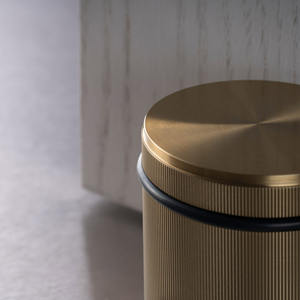 Tope de Puerta Magnético de Latón de Lujo para Casa, Hotel, Villa - Moderno, Personalizable, Duradero, de Montaje en Suelo, 2 Años de Garantía, Fácil Instalación - Product Image 5