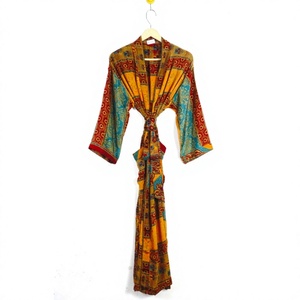 Robe kimono pour femme en satin de soie confortable, col en V, fermeture à cordon, manches longues, respirante, séchage rapide, robe de demoiselle d'honneur d'été, sari - Product Image 1