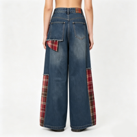 Jean baggy femme à jambe large, coupe ample, double ceinture, patchwork à carreaux, bords effilochés, détail cordon rouge