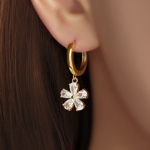 Pendientes de Moda, Chapados en Oro de 18K, con Diseño de Flor y Circonita, para Mujer - Product Image 6