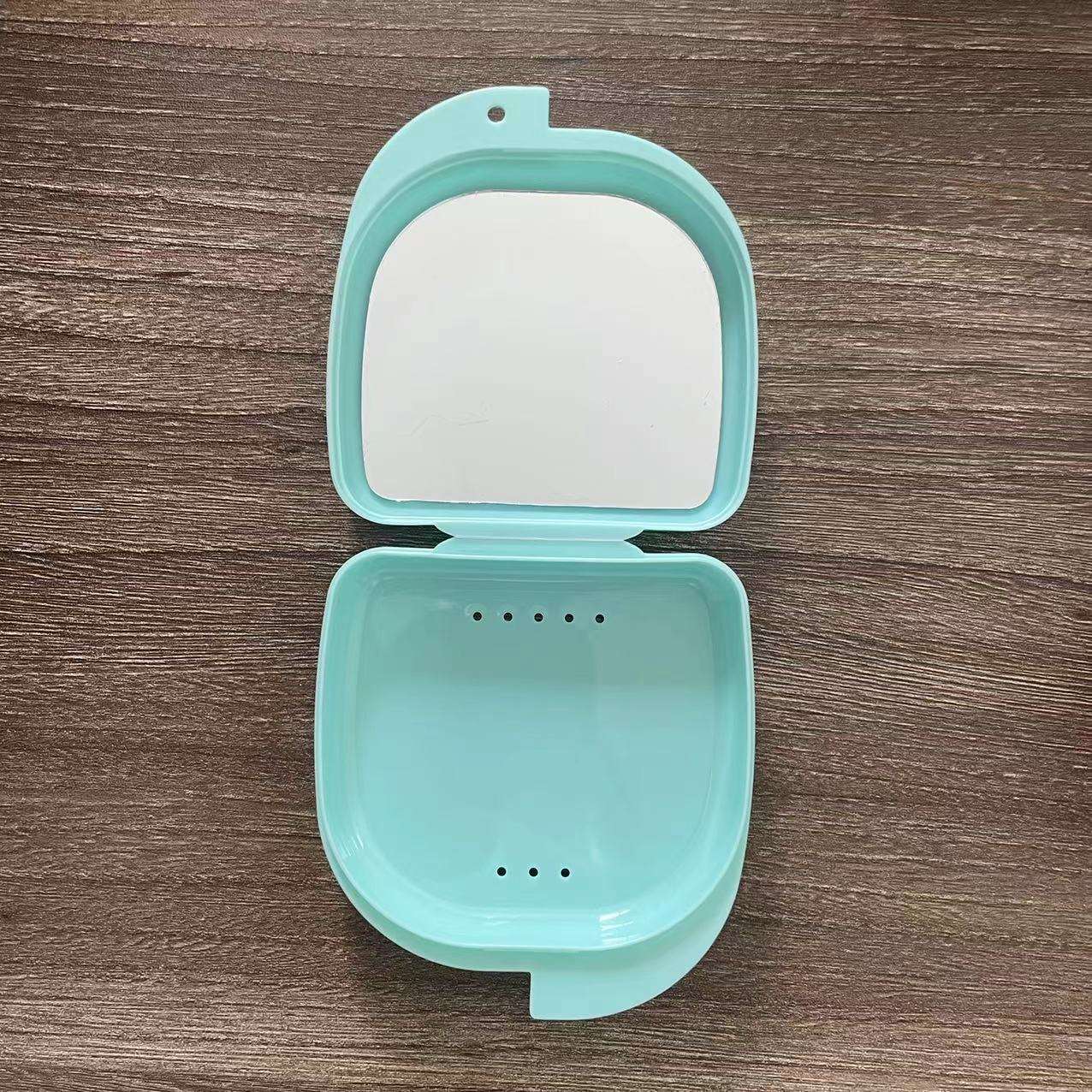 สีเขียวอ่อน