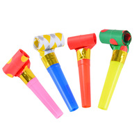 Sifflet en plastique à bulles de savon Dragon pour fête d'anniversaire et remise de diplôme des enfants, motif à pois, accessoire de cheering original, amusant et créatif