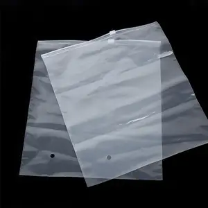 Tシャツパーカー用のカスタムつや消し生分解性衣類包装ジップロックバッグプリントロゴ堆肥化可能再封可能ジッパーバッグ