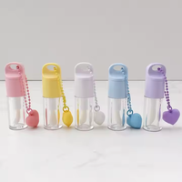 Tubes de brillant à lèvres transparents vides de couleur Macaron mignon 6ML grande baguette brosse forme d'amour porte-clés conteneur en plastique sérigraphie